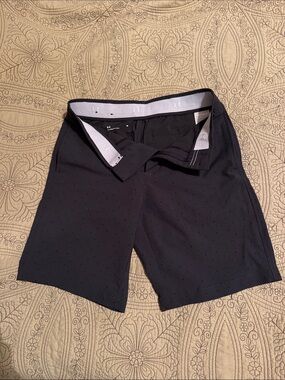 Under Armour Men’s Black Athletic Golf Shorts
